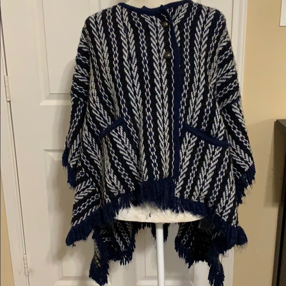 Tajo Jacquard Poncho